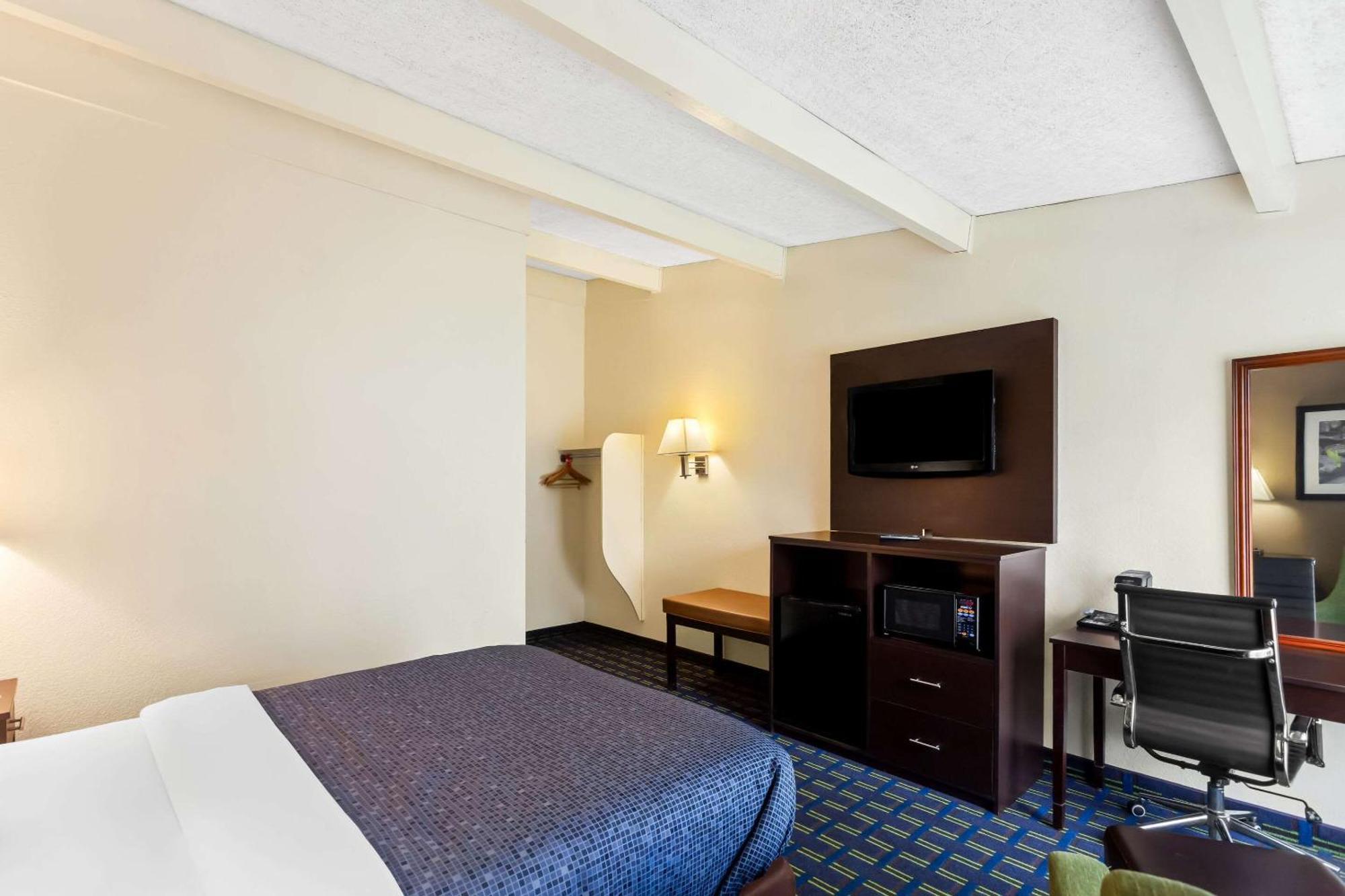 Econo Lodge Waynesboro - Skyline Drive 外观 照片