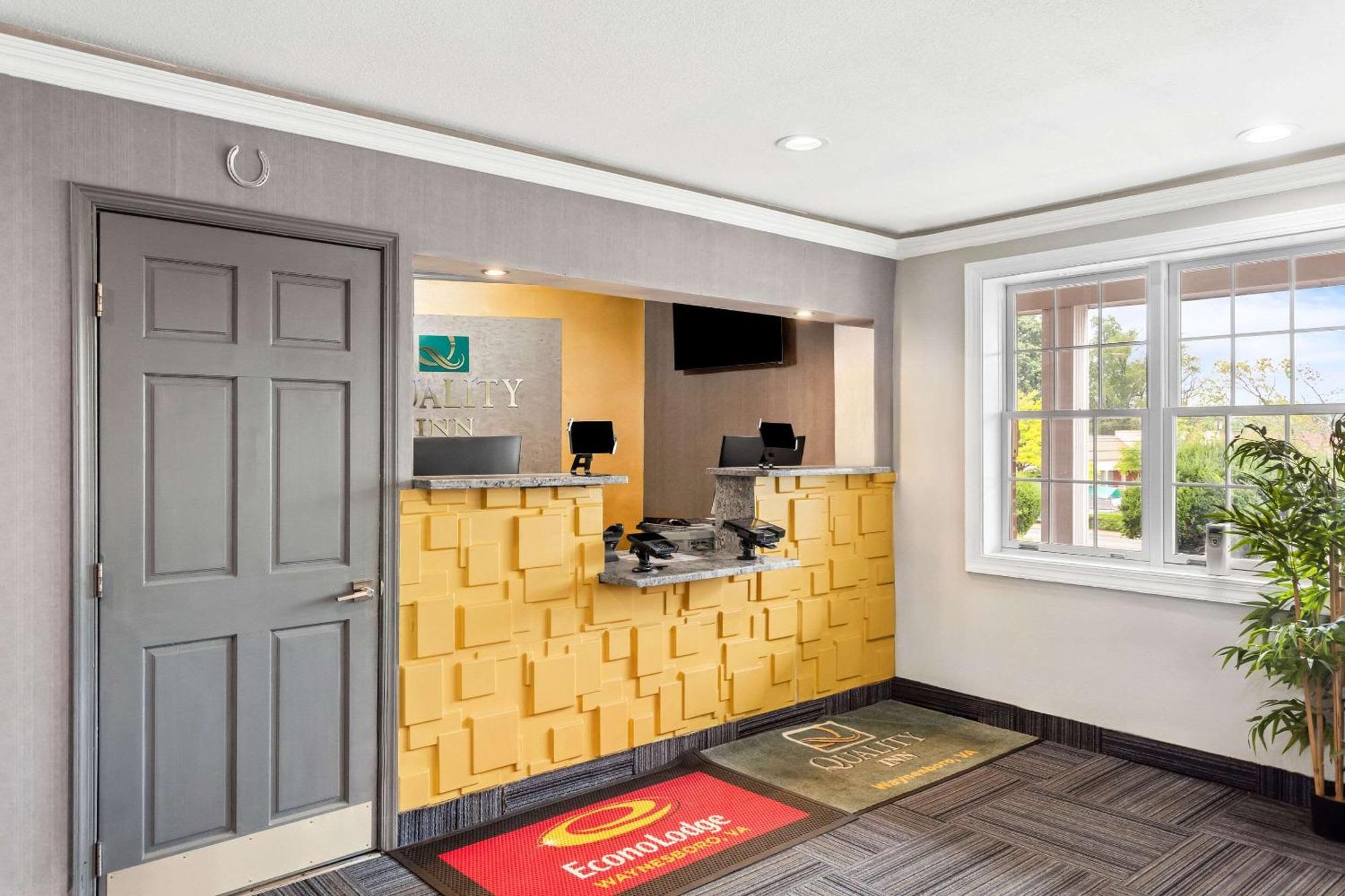 Econo Lodge Waynesboro - Skyline Drive 外观 照片