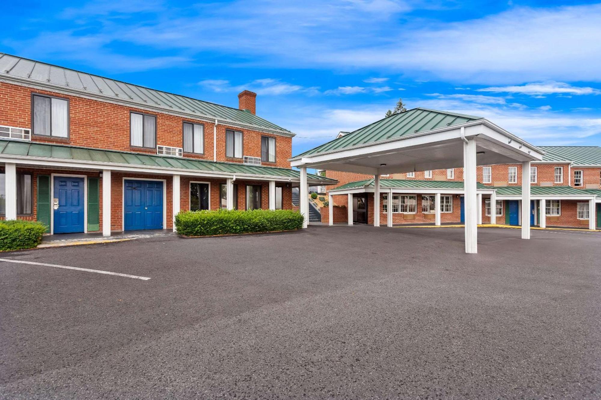 Econo Lodge Waynesboro - Skyline Drive 外观 照片