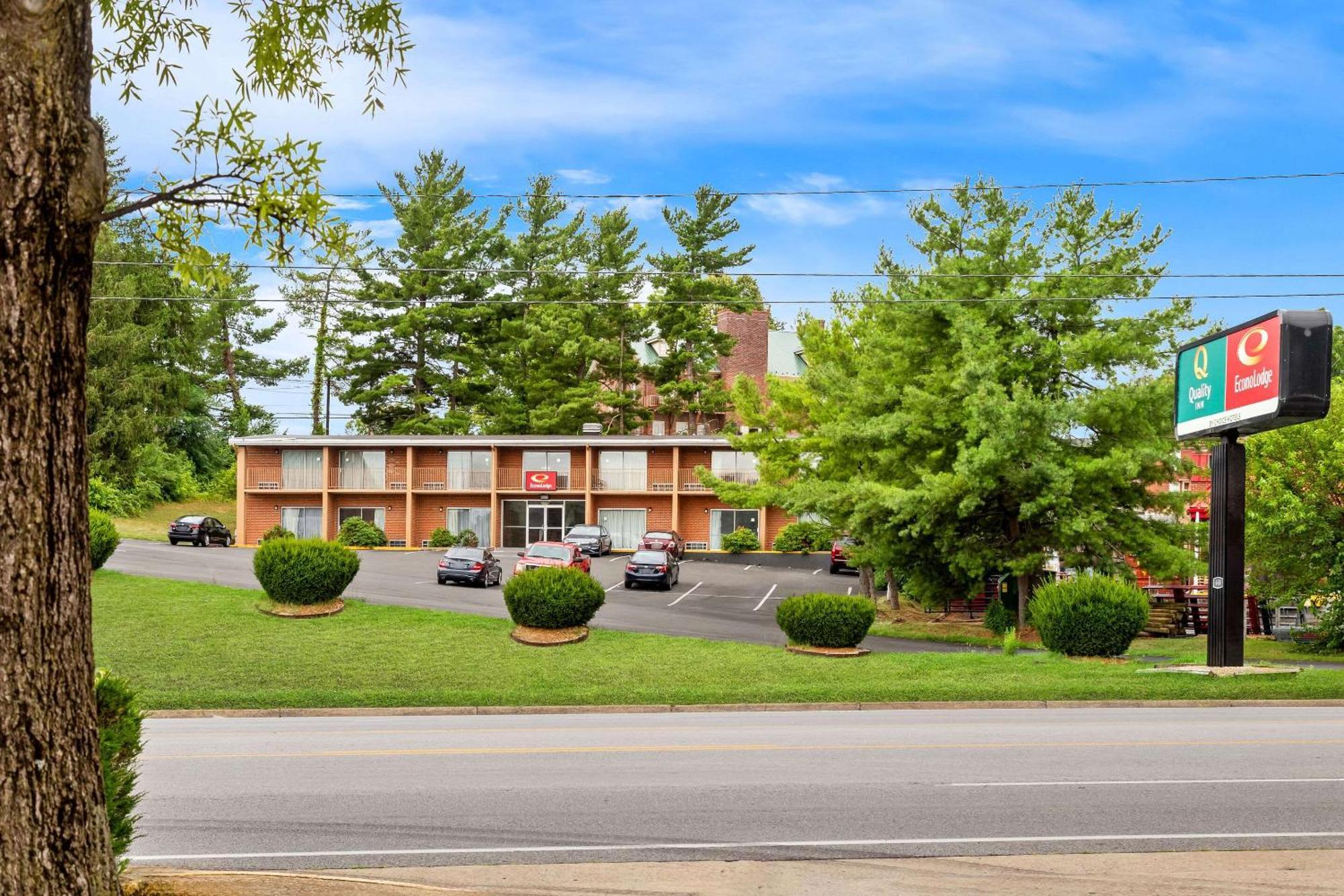 Econo Lodge Waynesboro - Skyline Drive 外观 照片